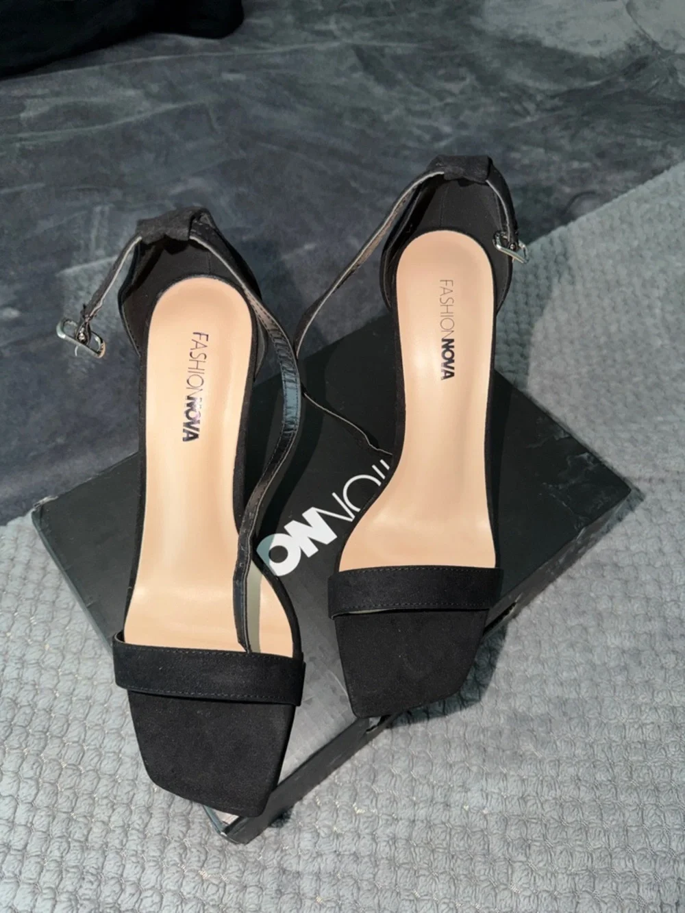 Fashion Nova Black Herls - Picture 2 of 5